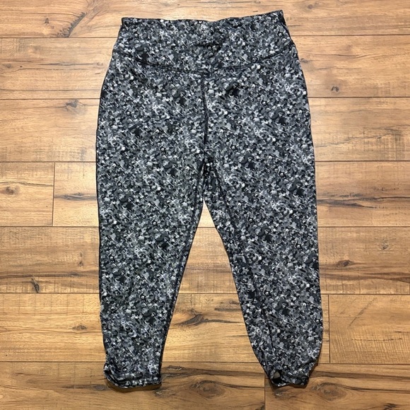 GAIAM Pants - Gaiam Charcoal and Black Patterned Leggings